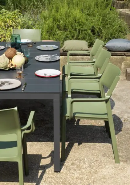 nardi_chairs_trillarmchair_ambeint-images2_hr-scaled