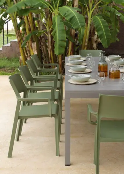 nardi_chairs_trillarmchair_ambeint-images7_hr-scaled