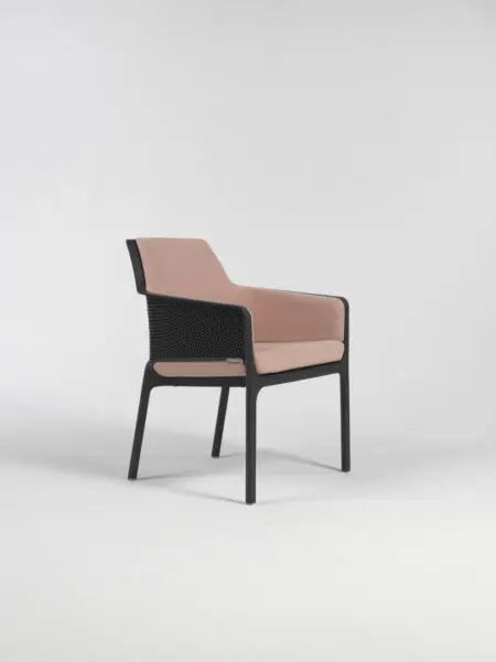 nardi_chairs_netrelax_antracite_cuscinonetrelaxrosaquarzo-cuscinoshellrosaqaurzo_still-life2_hr