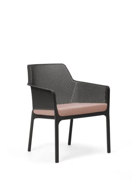 nardi_chairs_netrelax_antracite_cuscinonetrelaxrosaquarzo_still-life5_hr-scaled