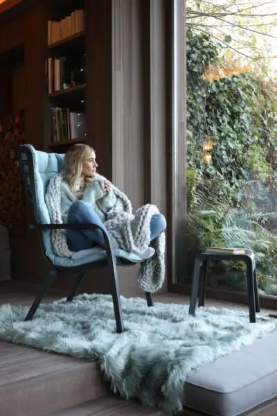 nardi_armchair_folio_ambient-images_winter20_lr11-min-scaled